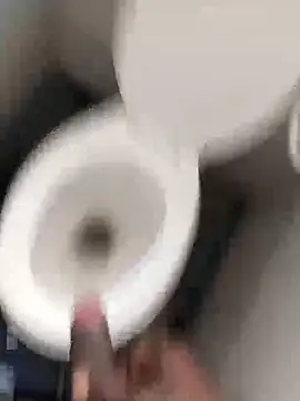 Snapshot of Wet_BunnyFun chatting on November 5, 2025, 7:55 am Wet BunnyFun online show from November 5, 2025, 7:55 am