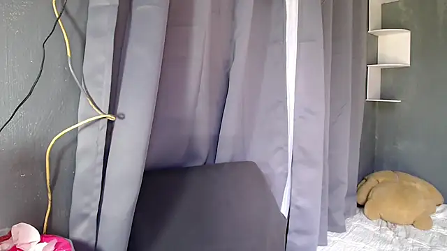 Snapshot of urseductivebarbie_xx chatting on October 4, 2025, 4:36 am urseductivebarbie xx online show from October 4, 2025, 4:36 am