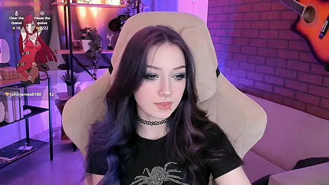 Snapshot of LiliLuna chatting on November 12, 2025, 1:48 pm LiliLuna online show from November 12, 2025, 1:48 pm