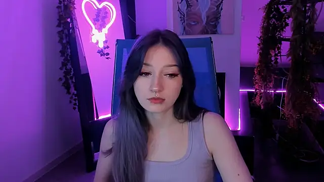 Snapshot of LiliLuna chatting on September 12, 2025, 9:31 am LiliLuna online show from September 12, 2025, 9:31 am