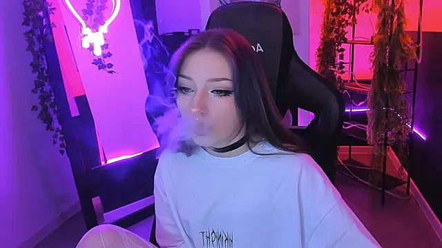 Snapshot of LiliLuna chatting on September 21, 2025, 1:27 pm LiliLuna online show from September 21, 2025, 1:27 pm