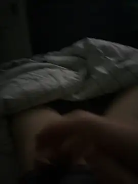 randomguy111335 online show from April 25, 2026, 10:40 pm