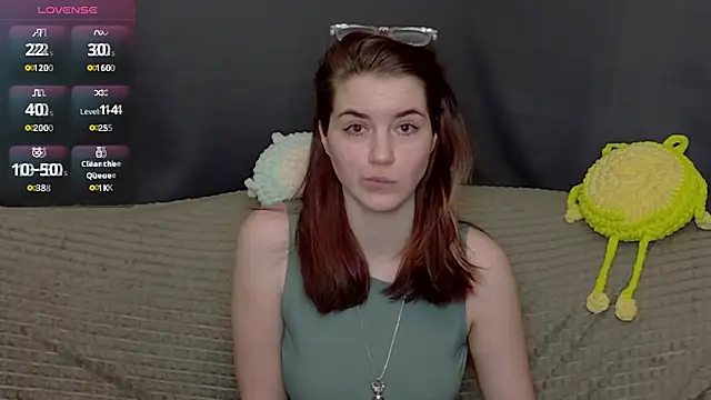 ElzaBlis online show from December 5, 2025, 3:10 pm