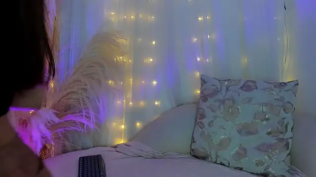 arianna cox   online show from October 26, 2025, 7:36 pm