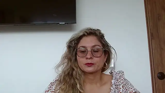 linda-mature43 online show from October 13, 2025, 4:41 pm