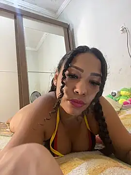 jhennyfer online show from November 20, 2025, 5:08 am