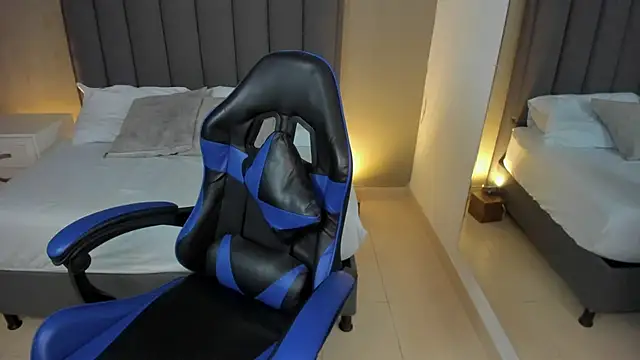 anagil  online show from April 14, 2026, 1:49 pm