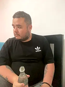 Snapshot of Chimbo-1996 chatting on October 22, 2025, 9:46 pm Chimbo-1996 online show from October 22, 2025, 9:46 pm