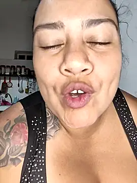 NARNYALABELLA online show from February 27, 2026, 11:04 pm