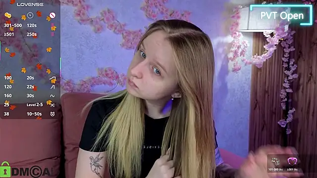 Snapshot of Rina_Panic chatting on November 30, 2025, 1:06 am Rina Panic online show from November 30, 2025, 1:06 am