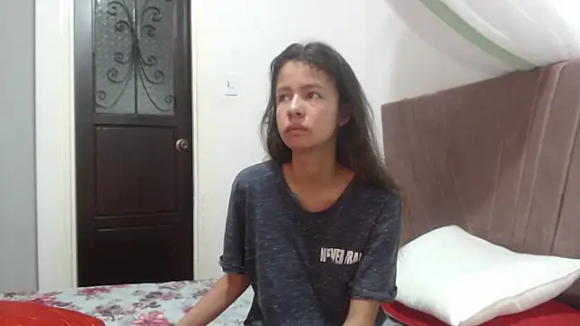 nathaly jones  online show from January 17, 2026, 12:09 pm