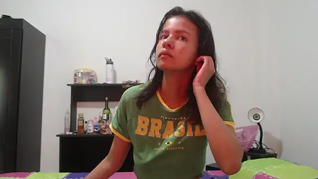 nathaly jones  online show from May 18, 2026, 12:21 pm