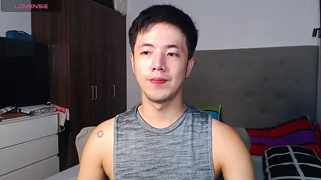 Snapshot of Addictiveboi chatting on February 10, 2026, 3:27 am Addictiveboi online show from February 10, 2026, 3:27 am