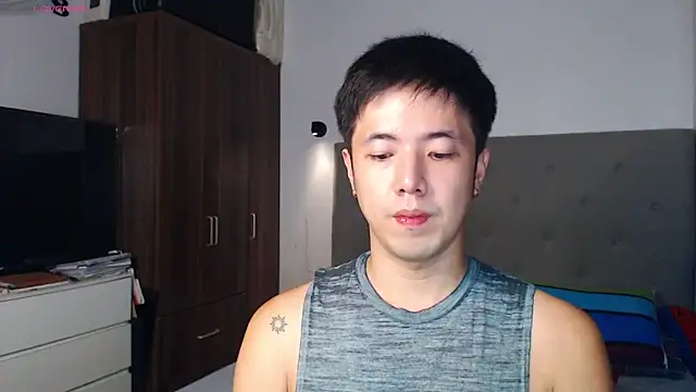 Snapshot of Addictiveboi chatting on February 15, 2026, 7:51 am Addictiveboi online show from February 15, 2026, 7:51 am