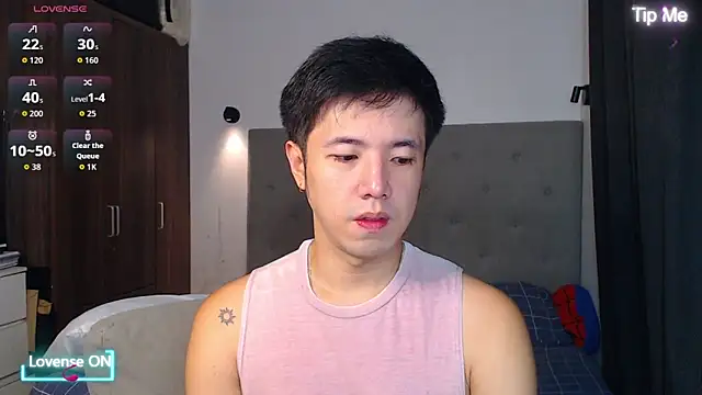 Snapshot of Addictiveboi chatting on December 18, 2025, 2:38 am Addictiveboi online show from December 18, 2025, 2:38 am