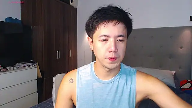 Snapshot of Addictiveboi chatting on January 14, 2026, 2:48 am Addictiveboi online show from January 14, 2026, 2:48 am