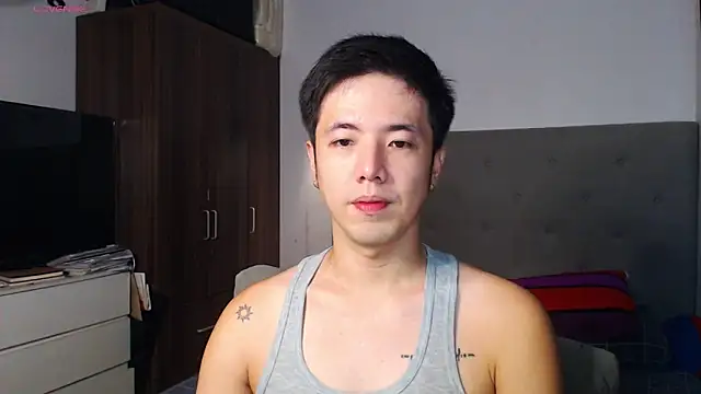 Snapshot of Addictiveboi chatting on February 19, 2026, 3:03 am Addictiveboi online show from February 19, 2026, 3:03 am