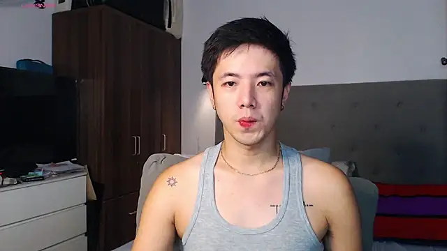 Snapshot of Addictiveboi chatting on January 18, 2026, 3:21 am Addictiveboi online show from January 18, 2026, 3:21 am