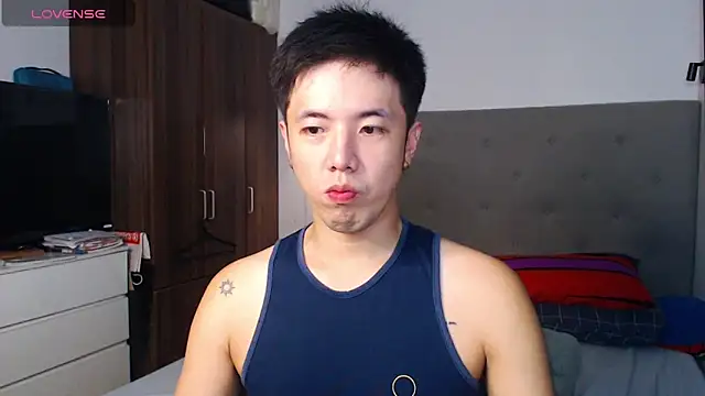 Snapshot of Addictiveboi chatting on February 8, 2026, 3:15 am Addictiveboi online show from February 8, 2026, 3:15 am