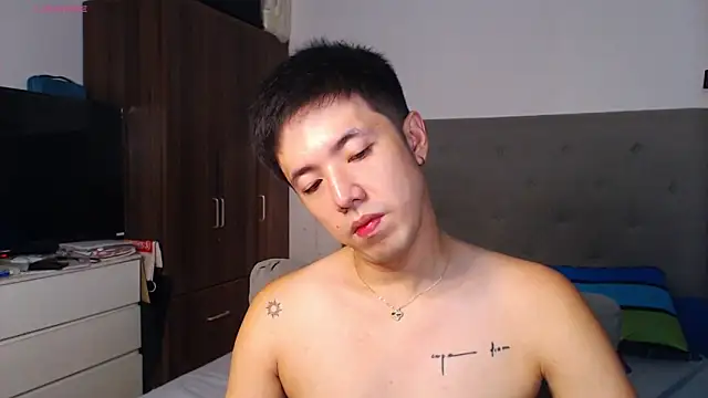 Snapshot of Addictiveboi chatting on February 4, 2026, 3:45 am Addictiveboi online show from February 4, 2026, 3:45 am