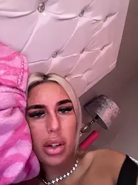 Snapshot of EllieMaeBaby chatting on November 21, 2025, 9:41 am EllieMaeBaby online show from November 21, 2025, 9:41 am