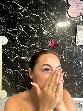 Snapshot of AroraAngel chatting on October 21, 2025, 1:21 pm AroraAngel online show from October 21, 2025, 1:21 pm