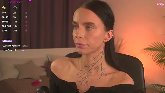 Snapshot of livia_starwars chatting on November 13, 2025, 9:19 pm livia starwars online show from November 13, 2025, 9:19 pm