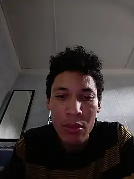 Snapshot of RuiMaddoox chatting on October 28, 2025, 7:24 pm RuiMaddoox online show from October 28, 2025, 7:24 pm