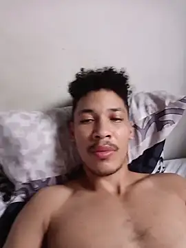 Snapshot of RuiMaddoox chatting on December 16, 2025, 12:20 pm RuiMaddoox online show from December 16, 2025, 12:20 pm