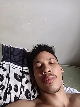 Snapshot of RuiMaddoox chatting on December 14, 2025, 1:39 pm RuiMaddoox online show from December 14, 2025, 1:39 pm