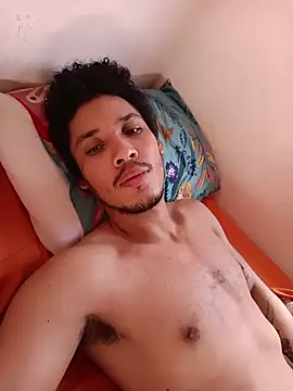 Snapshot of RuiMaddoox chatting on November 26, 2025, 1:33 pm RuiMaddoox online show from November 26, 2025, 1:33 pm