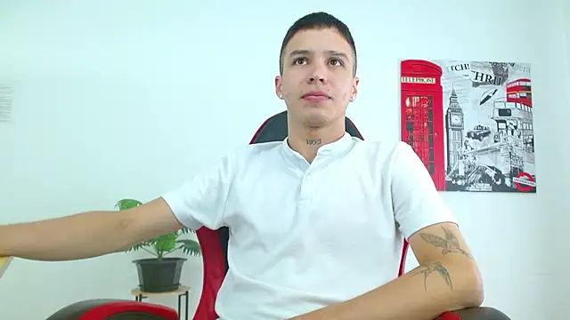 Snapshot of Cumandres18 chatting on December 4, 2025, 2:49 pm Cumandres18 online show from December 4, 2025, 2:49 pm