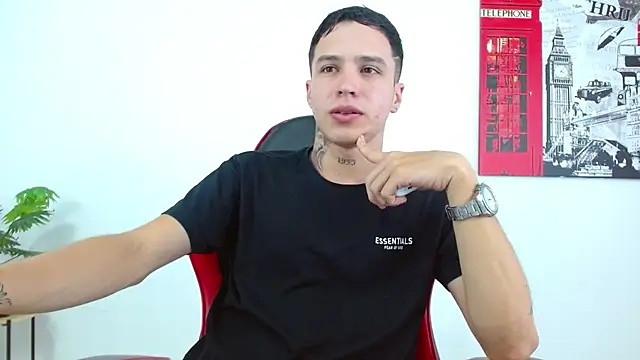 Snapshot of Cumandres18 chatting on February 10, 2026, 3:33 pm Cumandres18 online show from February 10, 2026, 3:33 pm