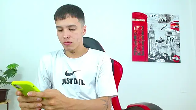 Snapshot of Cumandres18 chatting on March 2, 2026, 3:08 pm Cumandres18 online show from March 2, 2026, 3:08 pm