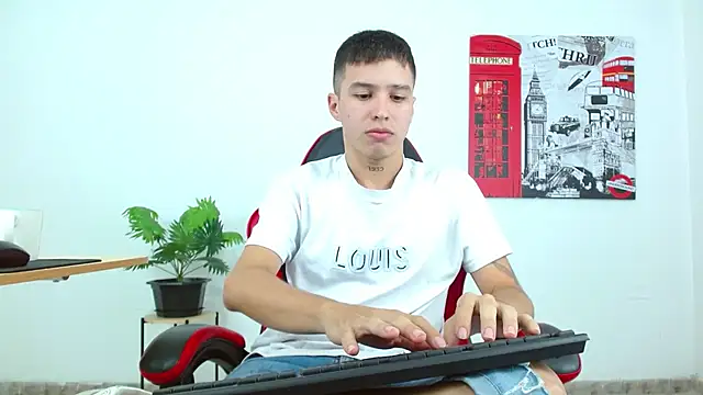 Snapshot of Cumandres18 chatting on October 9, 2025, 1:55 pm Cumandres18 online show from October 9, 2025, 1:55 pm