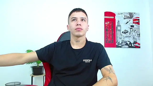 Snapshot of Cumandres18 chatting on December 2, 2025, 2:19 pm Cumandres18 online show from December 2, 2025, 2:19 pm