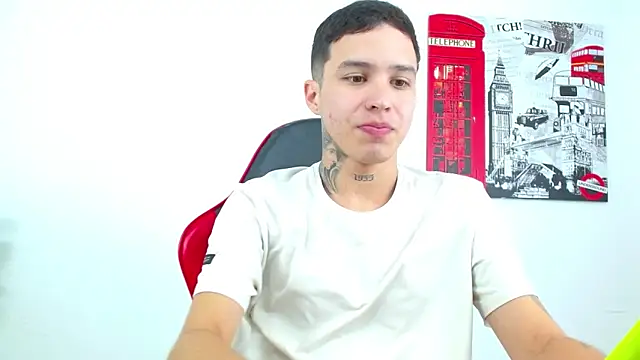 Snapshot of Cumandres18 chatting on February 4, 2026, 2:56 pm Cumandres18 online show from February 4, 2026, 2:56 pm