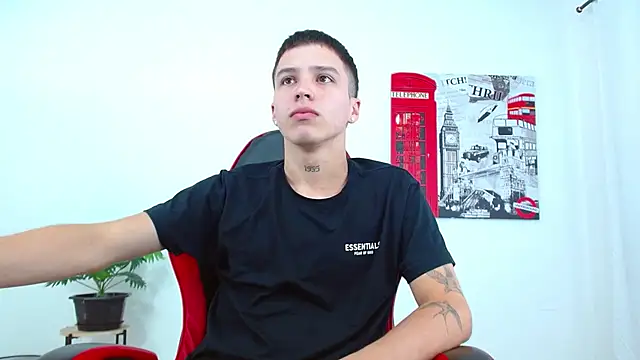 Snapshot of Cumandres18 chatting on November 5, 2025, 1:58 pm Cumandres18 online show from November 5, 2025, 1:58 pm