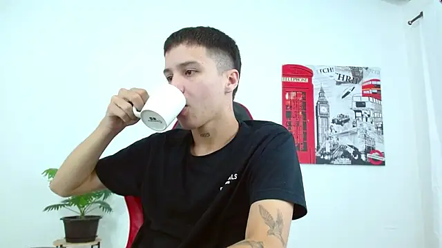 Snapshot of Cumandres18 chatting on November 14, 2025, 2:10 pm Cumandres18 online show from November 14, 2025, 2:10 pm