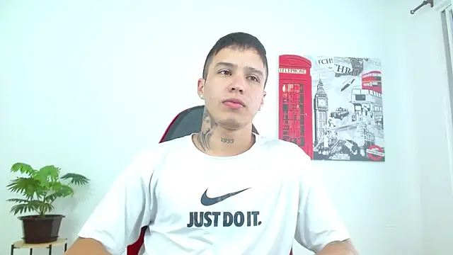 Snapshot of Cumandres18 chatting on January 6, 2026, 2:54 pm Cumandres18 online show from January 6, 2026, 2:54 pm