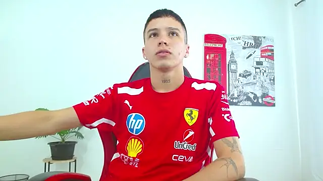 Snapshot of Cumandres18 chatting on November 25, 2025, 2:06 pm Cumandres18 online show from November 25, 2025, 2:06 pm