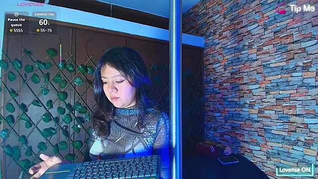 Snapshot of catalina_santana20 chatting on November 29, 2025, 2:06 pm catalina santana20 online show from November 29, 2025, 2:06 pm