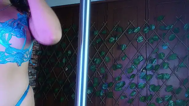 Snapshot of catalina_santana20 chatting on November 12, 2025, 10:24 pm catalina santana20 online show from November 12, 2025, 10:24 pm