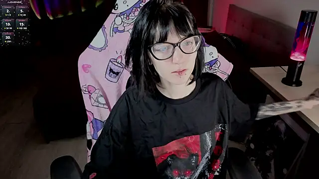 HazelTompson online show from March 5, 2026, 12:24 pm