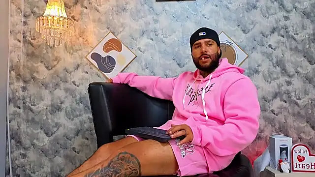 Apolo rousse1 online show from February 22, 2026, 4:19 pm