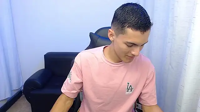 Matiius18 online show from February 2, 2026, 2:49 pm