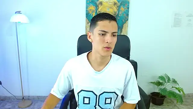 Matiius18 online show from April 13, 2026, 2:32 pm