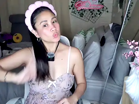 Snapshot of Shiawase1125 chatting on September 29, 2025, 10:15 pm Shiawase1125 online show from September 29, 2025, 10:15 pm