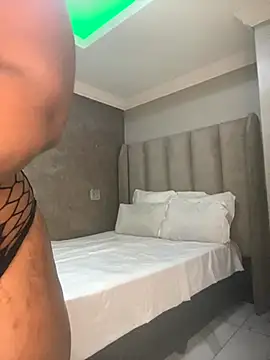 BQueen223 online show from November 16, 2025, 10:57 pm