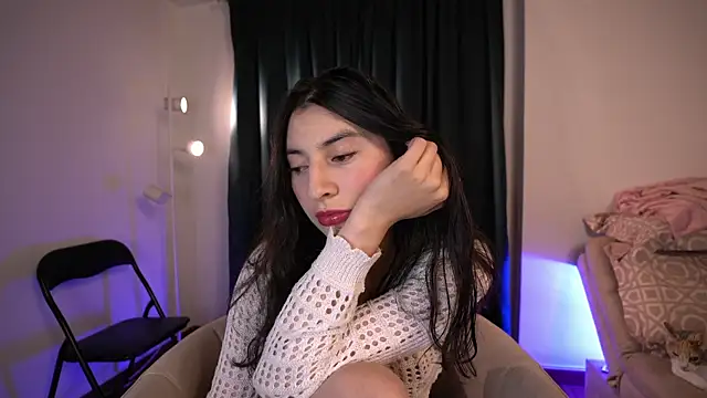 Snapshot of Auralea chatting on June 3, 2026, 4:24 am Auralea online show from June 3, 2026, 4:24 am